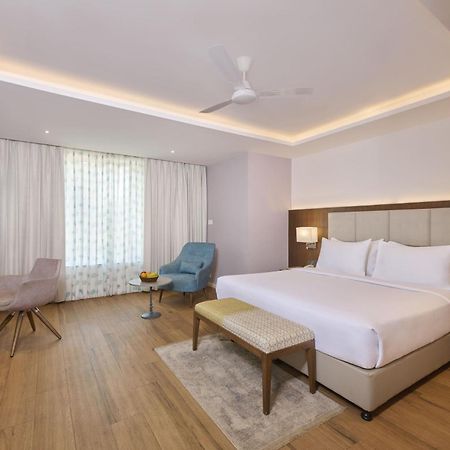Golden Tulip Vagator Goa Hotel Luaran gambar